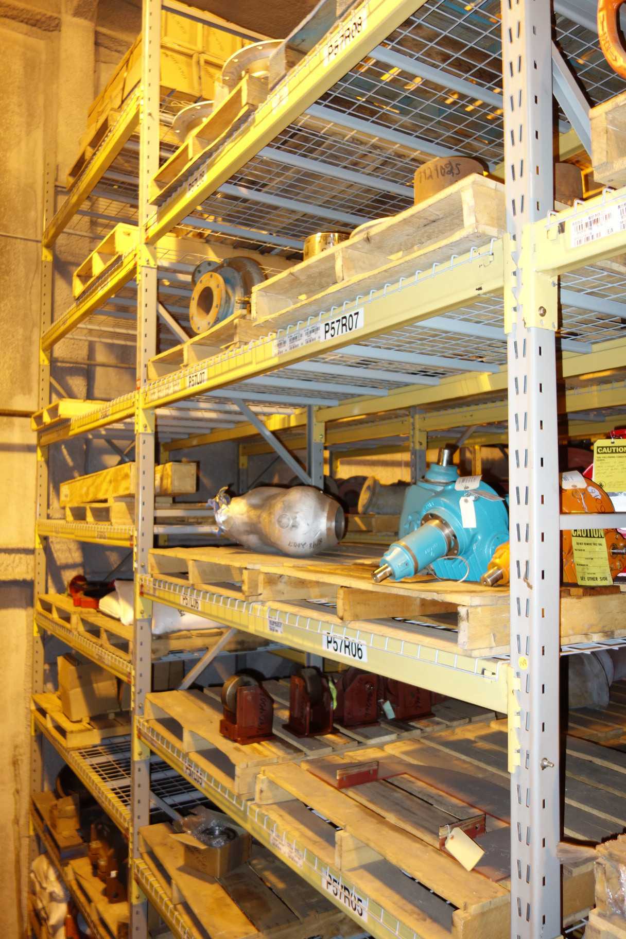 CONTENTS OF 1 UPRIGHT RACKING SECTION, VALVES - VALVES