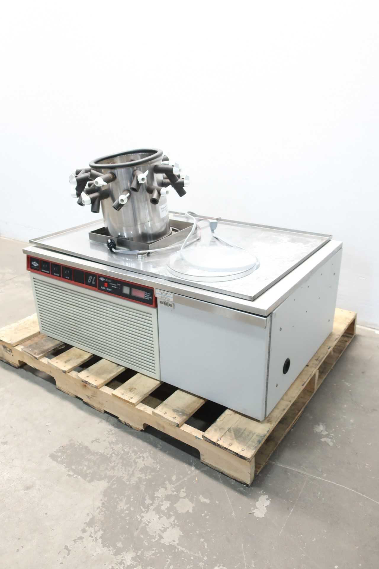 VIRTIS BENCHTOP VACUUM FREEZE DRYER DRYING RACK - VACUUM PUMP