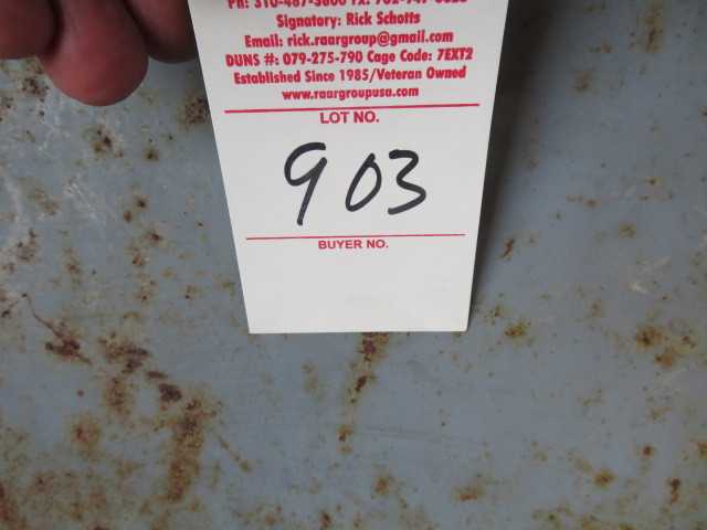 Box of rigging and crane lift items - MISCELLANEOUS