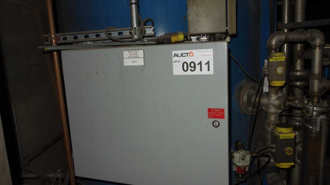 LOT OF 2 ASSORTED CONTROL PANEL, W/ HONEYWELL CONDUCTIVITY INDICATOR, HONEYWELL 7082-18 ANALYZER - AUTOMATION & CONTROLS