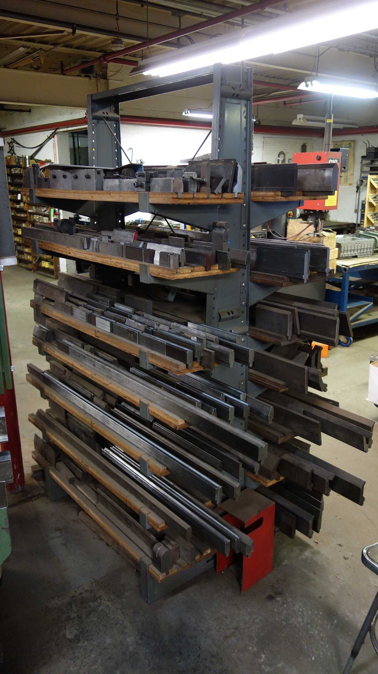 CONTENTS OF RACKING, ASSORTED STEEL PRESS BRAKE DIES (BOTH SIDES)