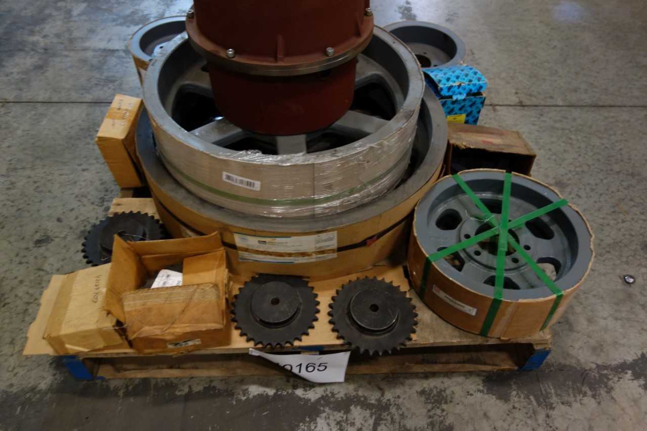 1 PALLET OF ASSORTED BUSHINGS, COUPLINGS, ROLLER CHAIN SPROCKETS- MARTIN, DODGE - ROLLER CHAIN