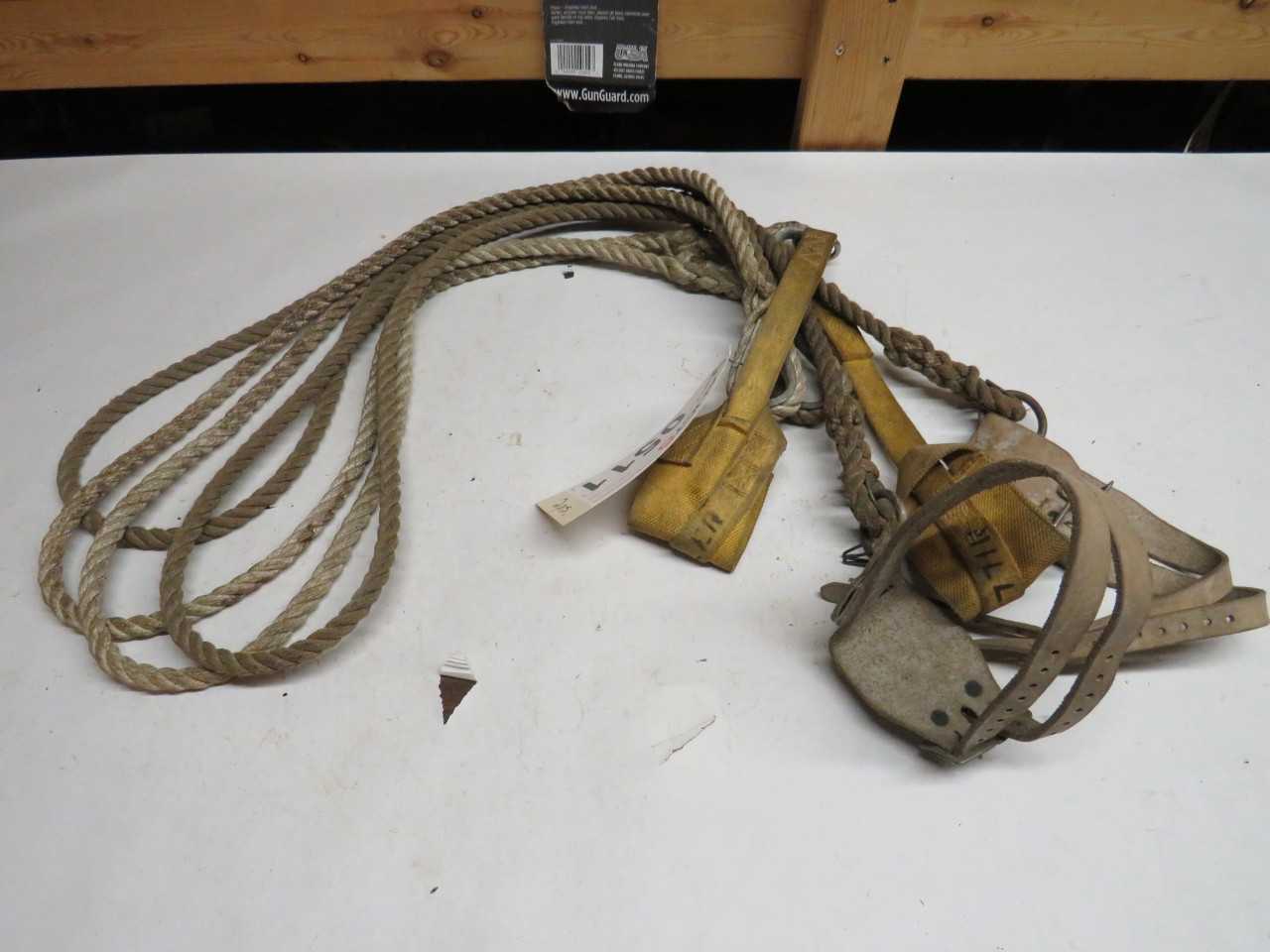 LOT OF FOOT HARNESS - LIFTING EQUIPMENT