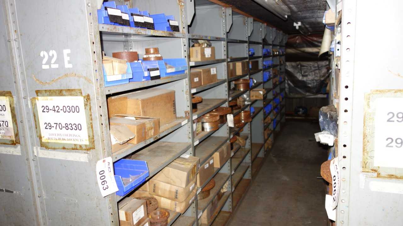 CONTENTS OF 7 SECTIONS OF SHELVING, HUBS, COUPLINGS - SHELVING