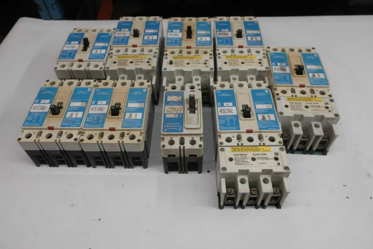 LOT OF 9 ASSORTED EATON CUTLER HAMMER CURCUIT BREAKERS - CIRCUIT BREAKERS