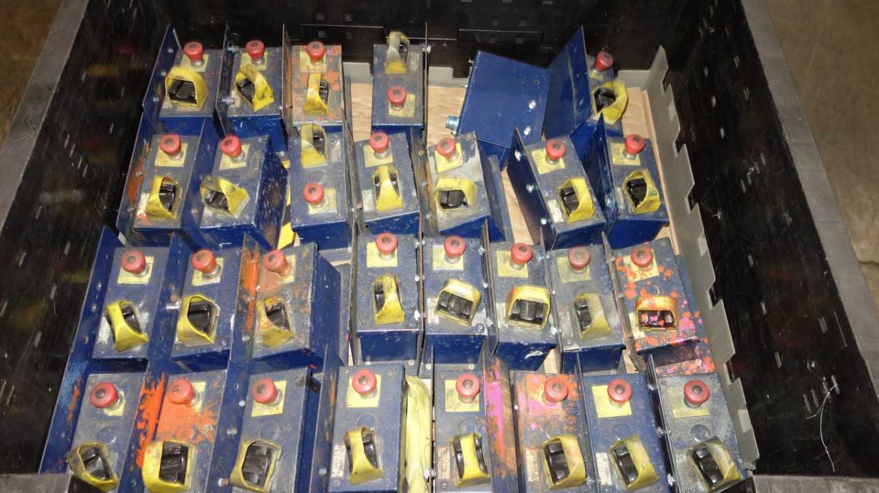 1 PALLET OF EMERGENCY STOP PUSHBUTTON CONTROL STATIONS - ELECTRICAL COMPONENTS