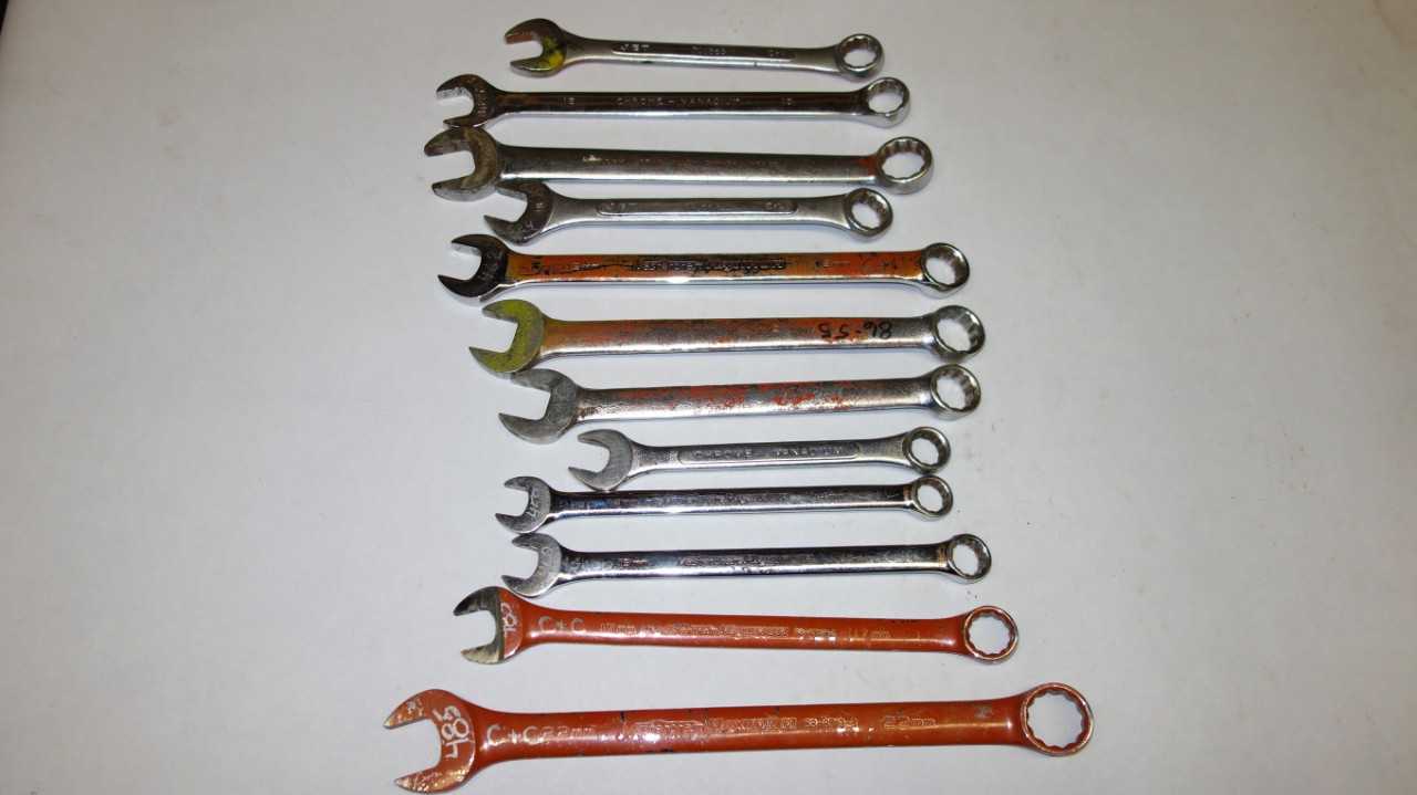 LOT OF 12 ASSORTED COMBINATION WRENCHES - HAND TOOLS