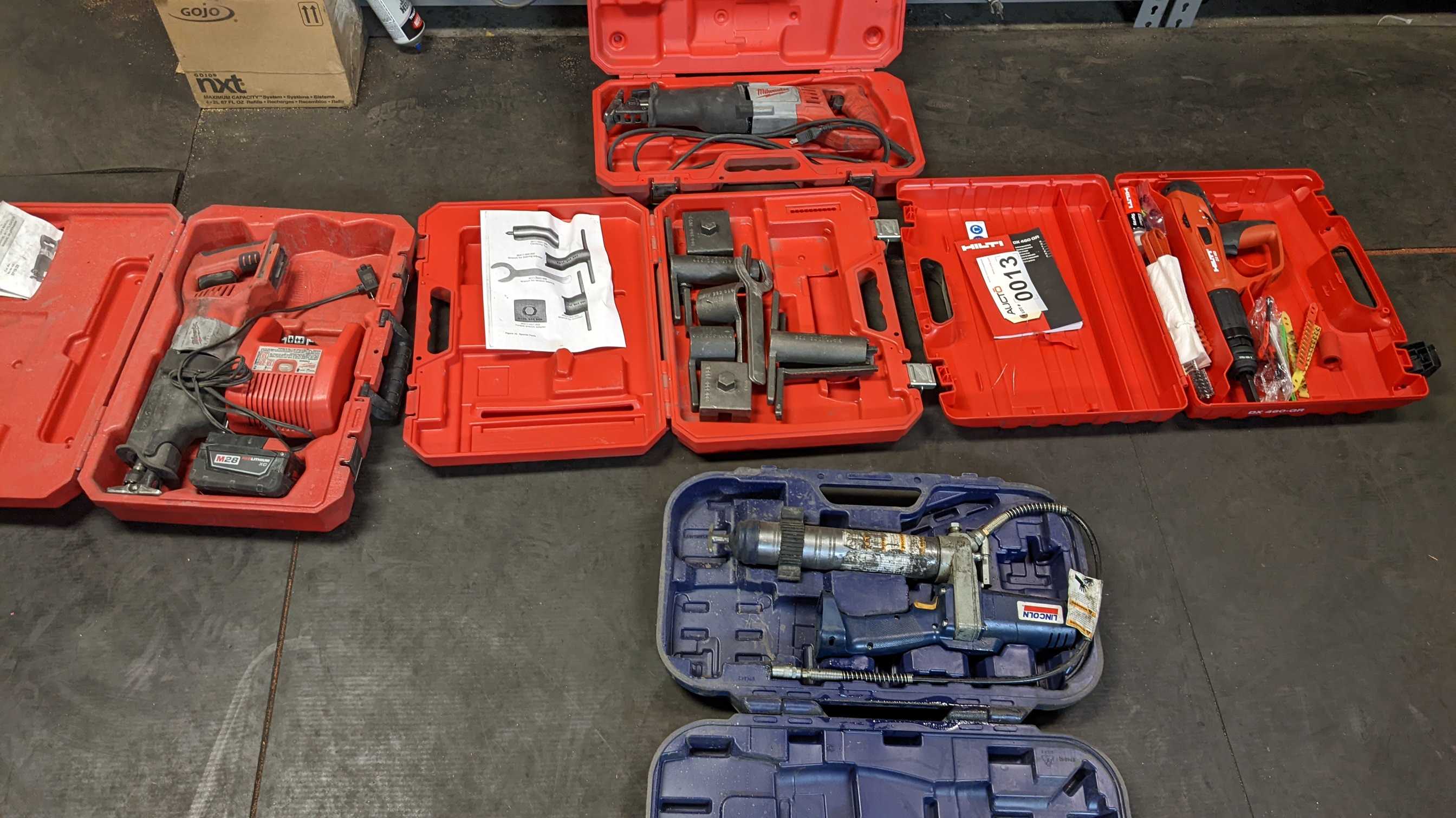 LOT OF 5 POWER TOOLS - ELECTRIC POWER TOOLS