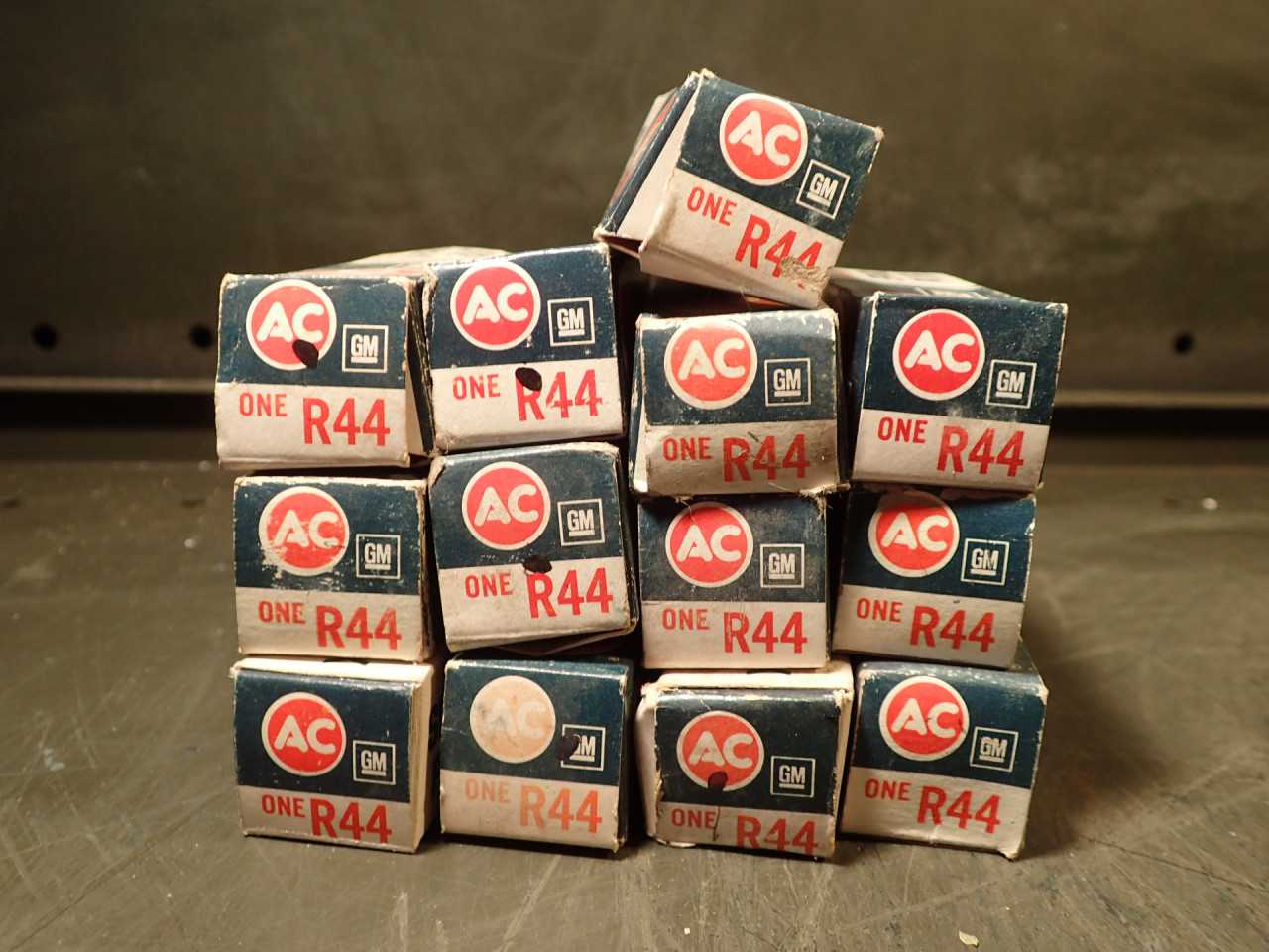 13 Pieces of General Motors GM AC Spark Plug Division ACNITER R44 Green Ring NOS - INDUSTRIAL PARTS