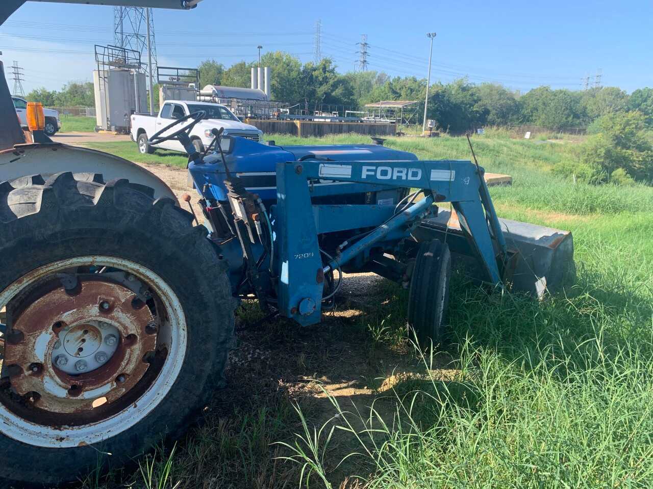 FORD F3930 TRACTOR-LOADER - CONSTRUCTION EQUIPMENT