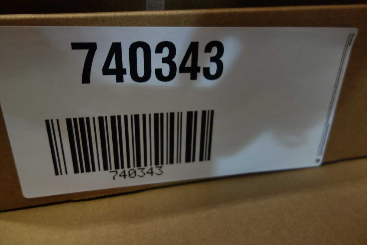 LOT OF 8 BOXES OF SKF ROLLER BEARINGS - BEARINGS