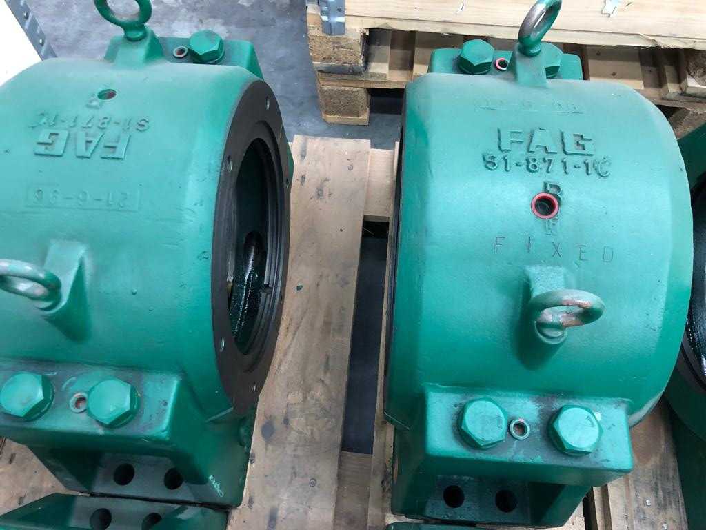 1 pallet of bearing brackets - BEARINGS