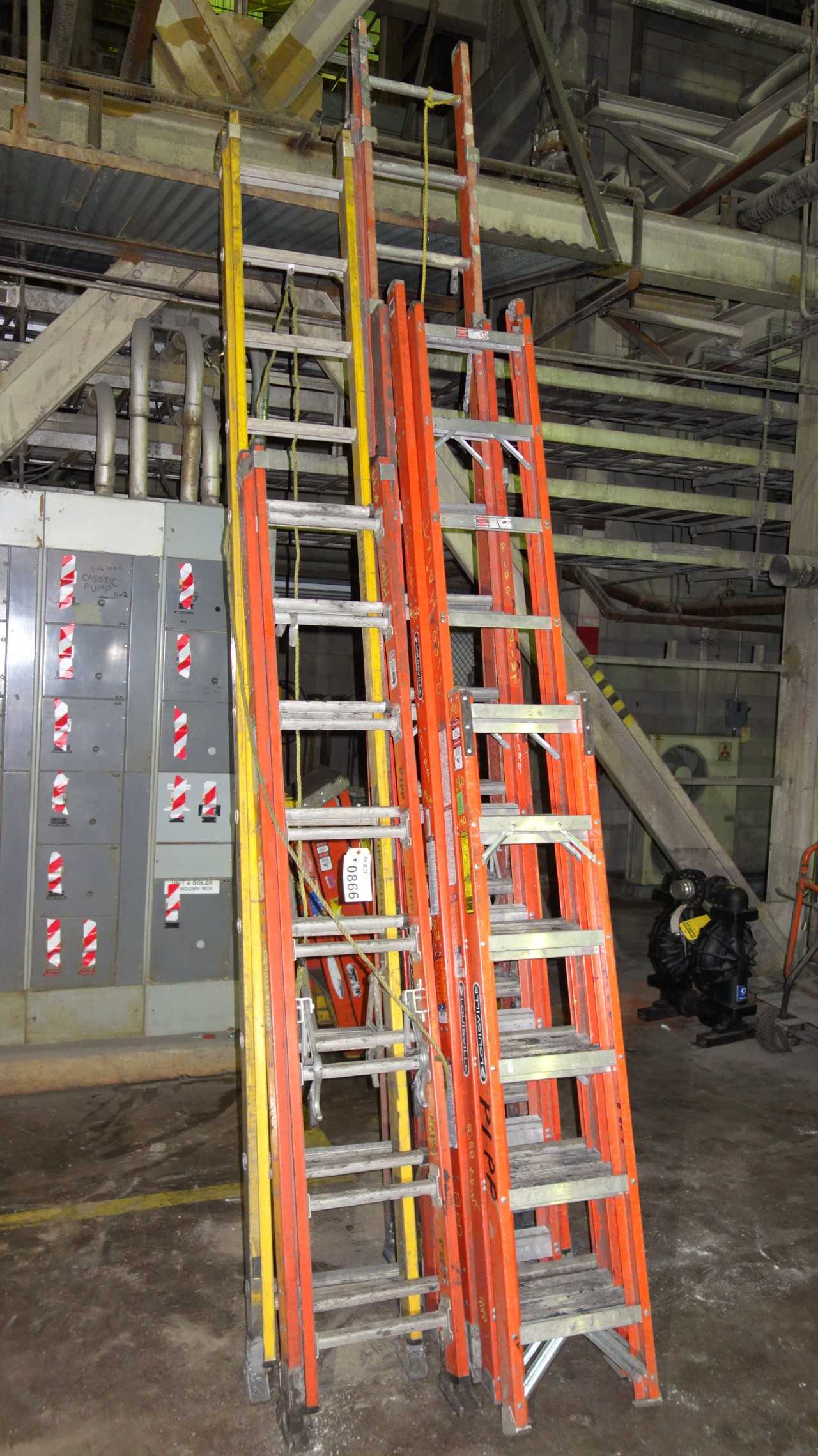 LOT OF ASSORTED FIBERGLASS LADDERS - MISCELLANEOUS