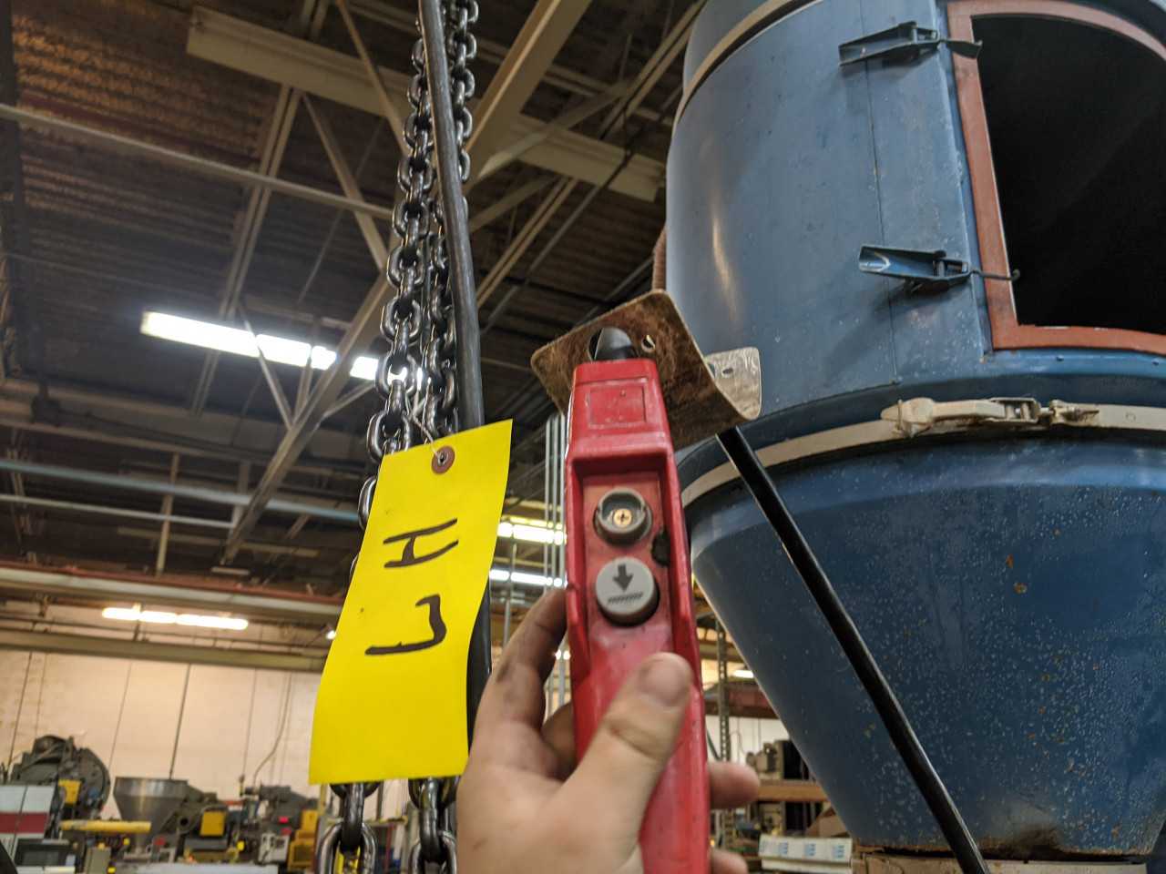 2 Ton Dayton Hoist - LIFTING EQUIPMENT