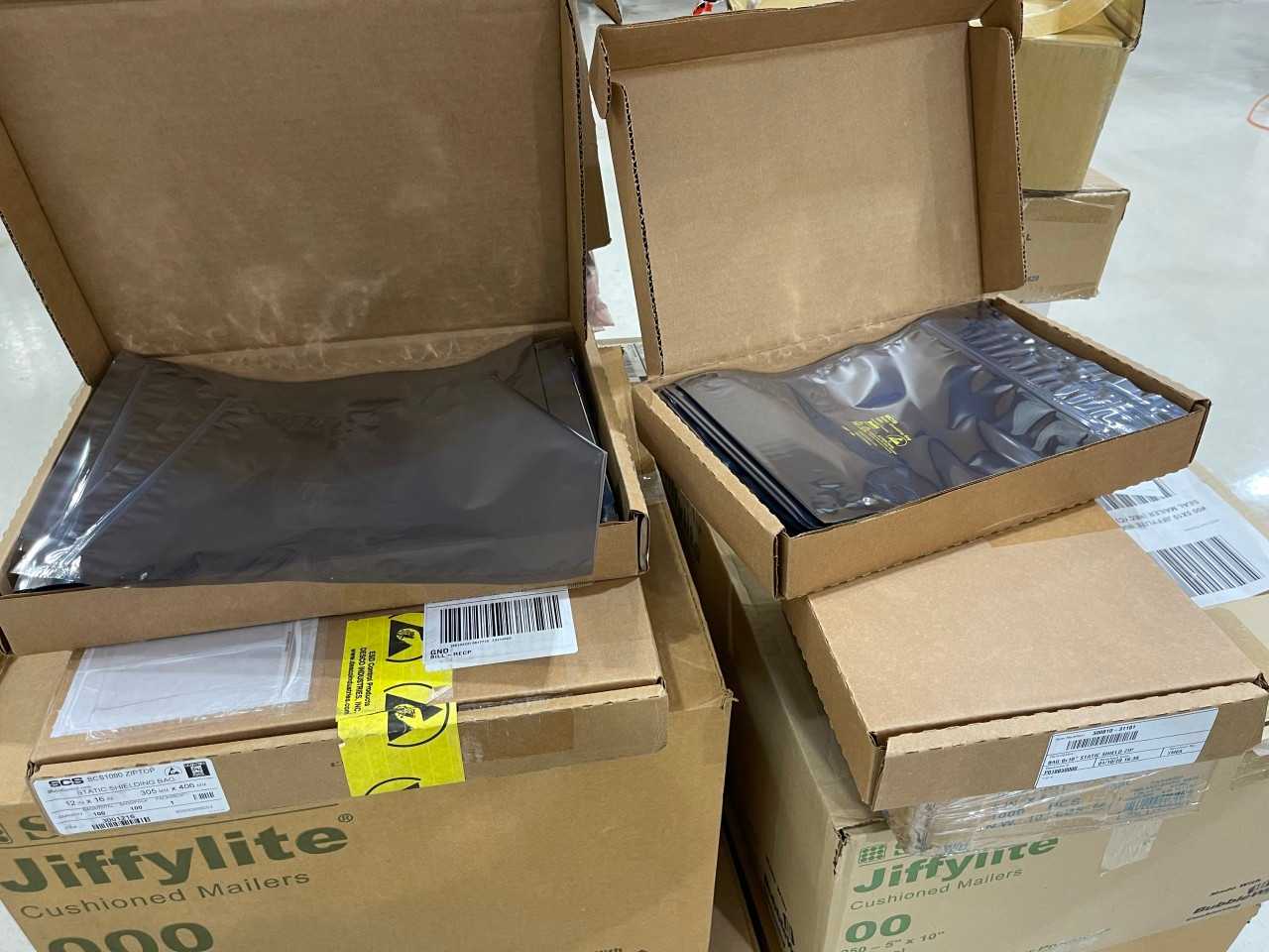 Shipping Supplies, Static bags, envelopes, all new - MANUAL PALLET JACKS