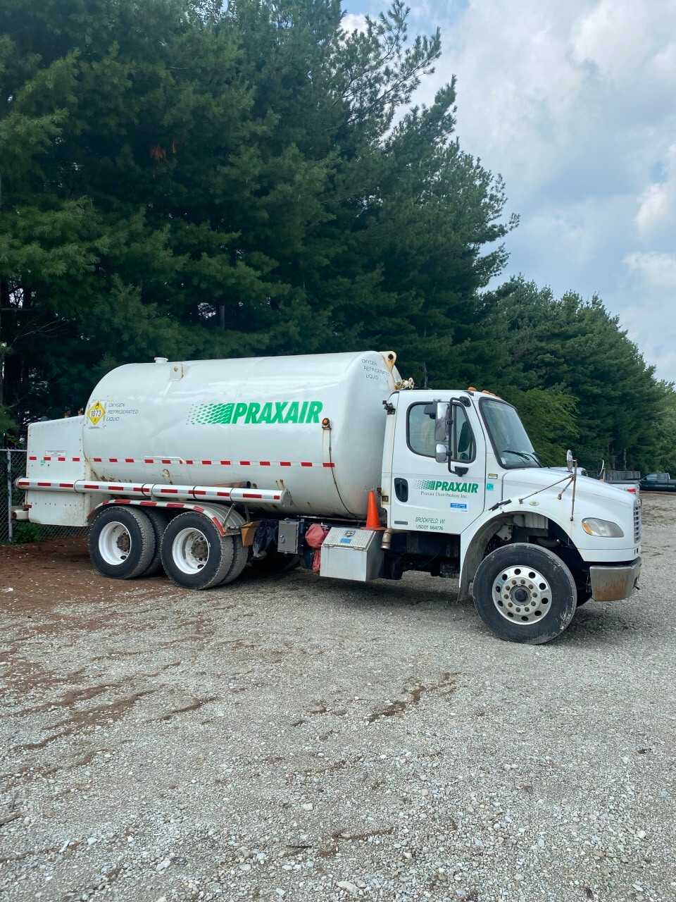 2009 Freightliner M2-106 microbulk - HYDRO EXCAVATOR TRUCKS