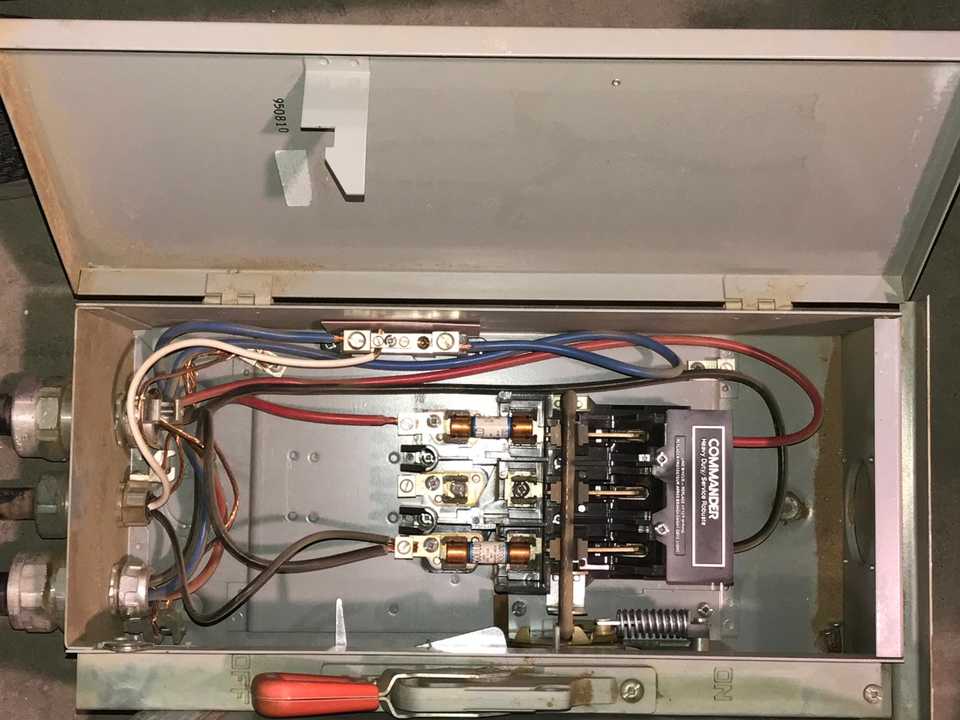 GE/COMMANDER/EATON SAFETY SWITCHES (QTY 3) - SAFETY SWITCH