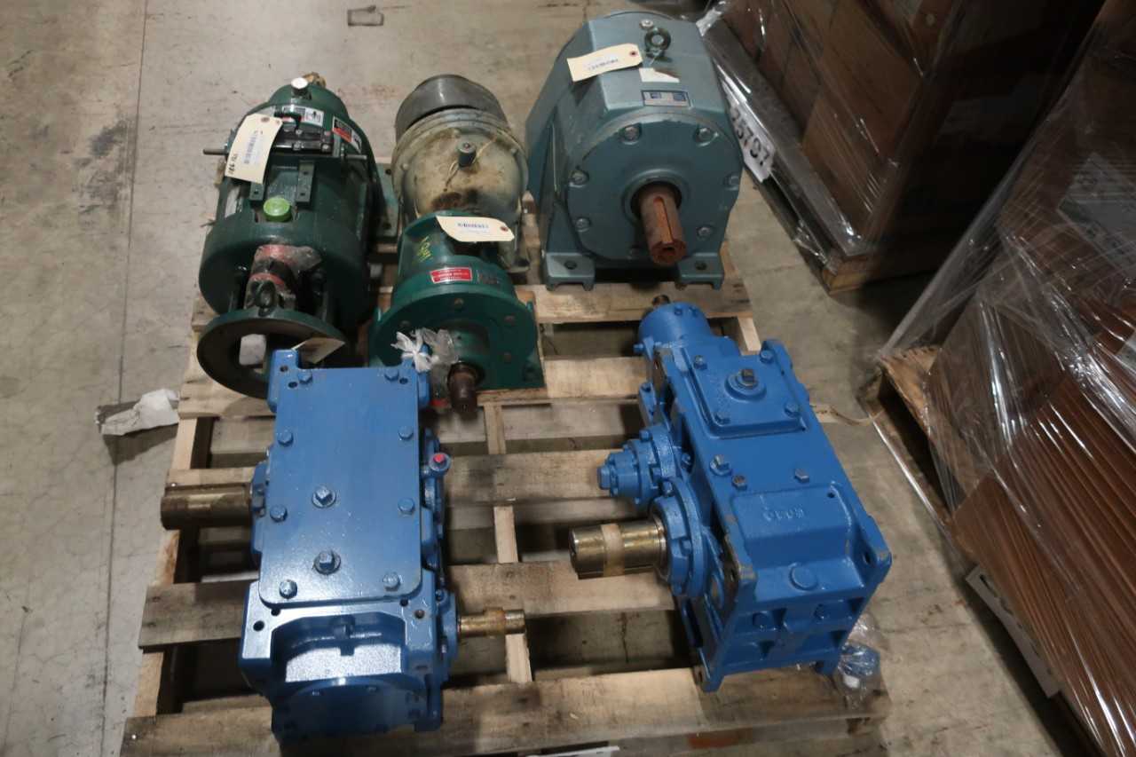 1 PALLET OF ASSORTED GEAR REDUCERS - GEAR REDUCERS
