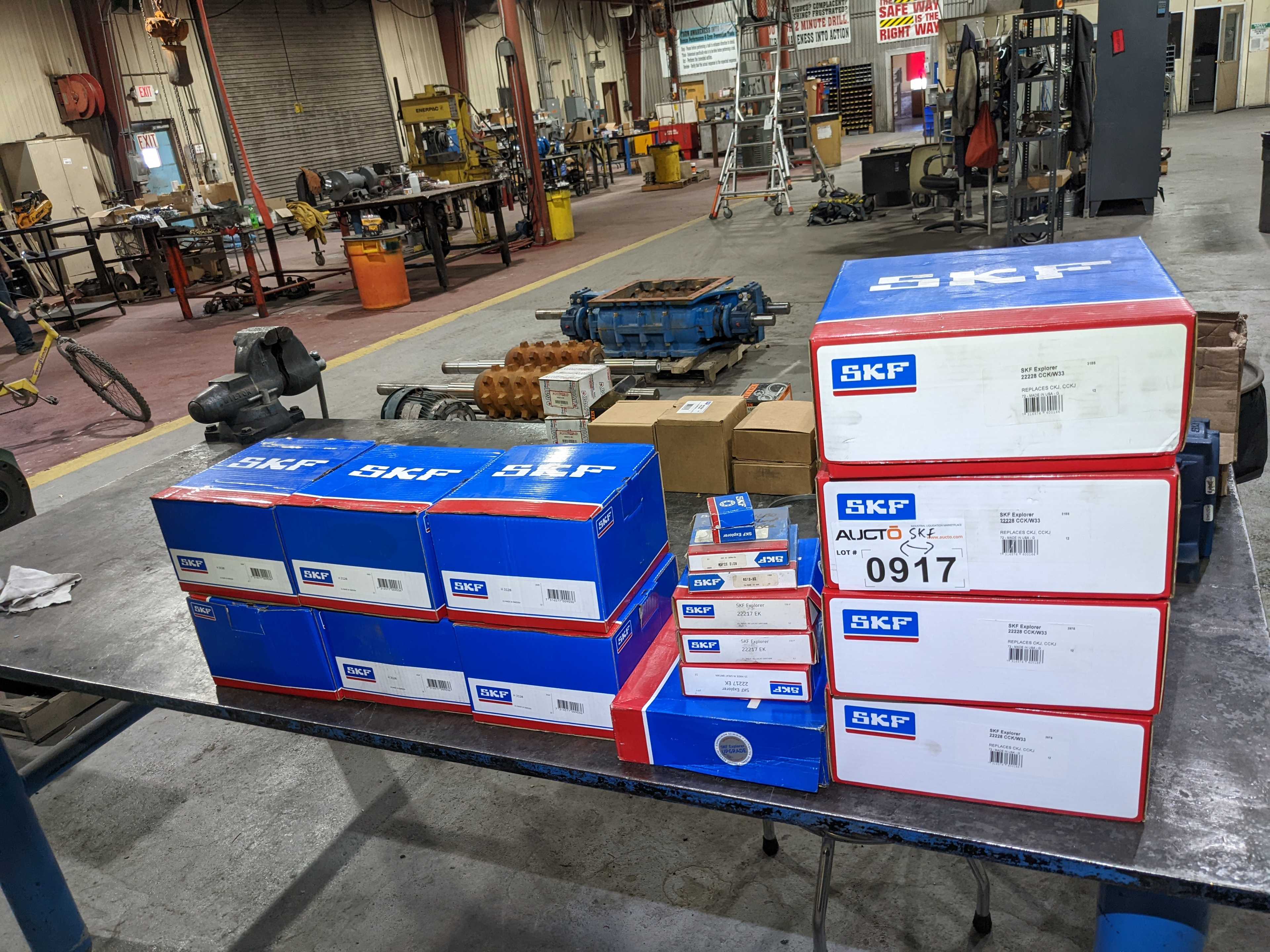 LOT OF BEARINGS AND SLEEVES - BEARINGS