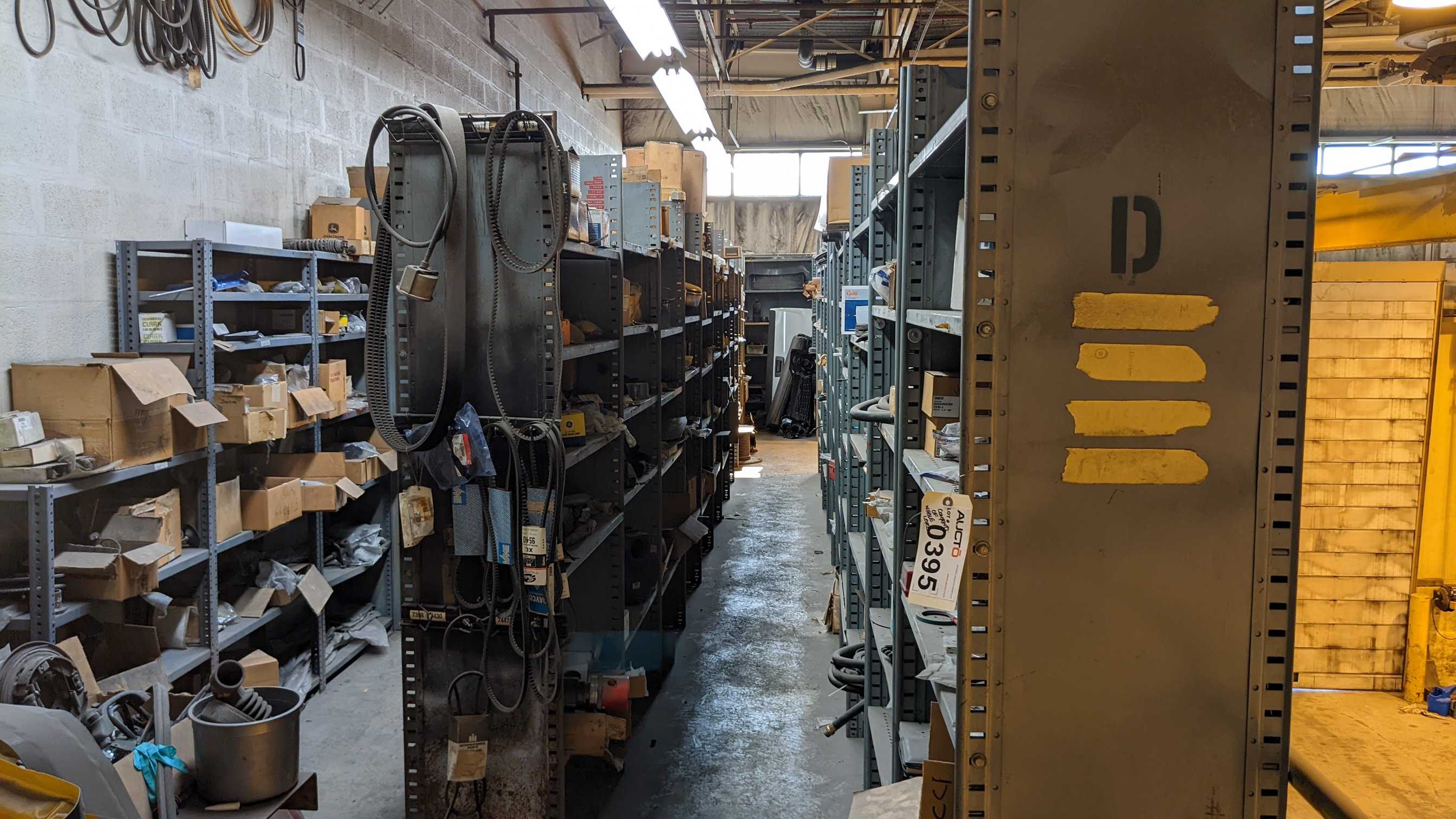 LOT OF MISCELLANEOUS AUTO PARTS - INDUSTRIAL PARTS