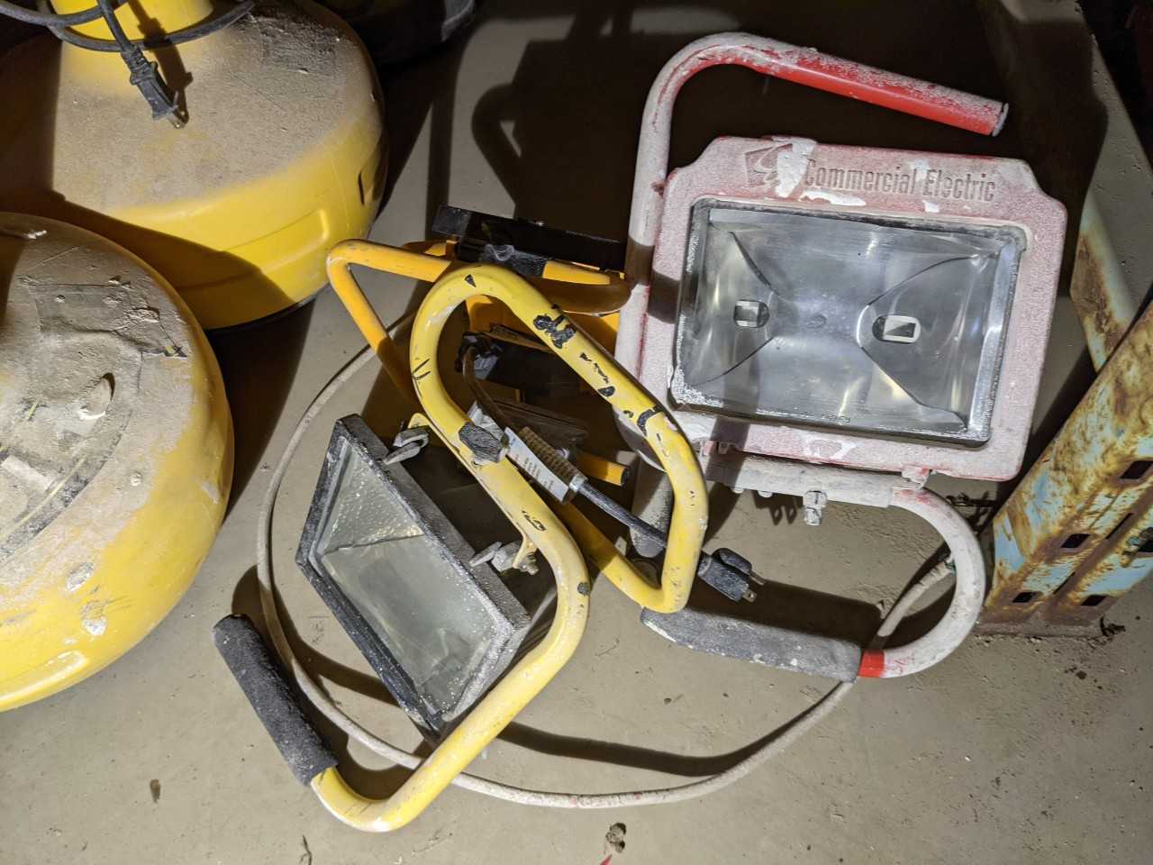 Lot of portable lights - LIGHTING
