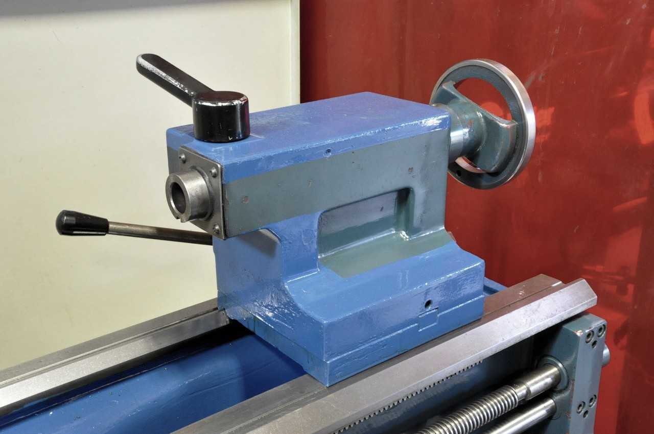 Bridgeport Romi Tormax 16-8, Geared Head Engine Lathe, S/n 002-081084-193 (11-7-1996), Acu-Rite 2-Axis Digital Positioning Readout, 10" 3-Jaw Chuck, 4-Post Tool Post, Tail Stock, Work Light - MACHINE TOOLING