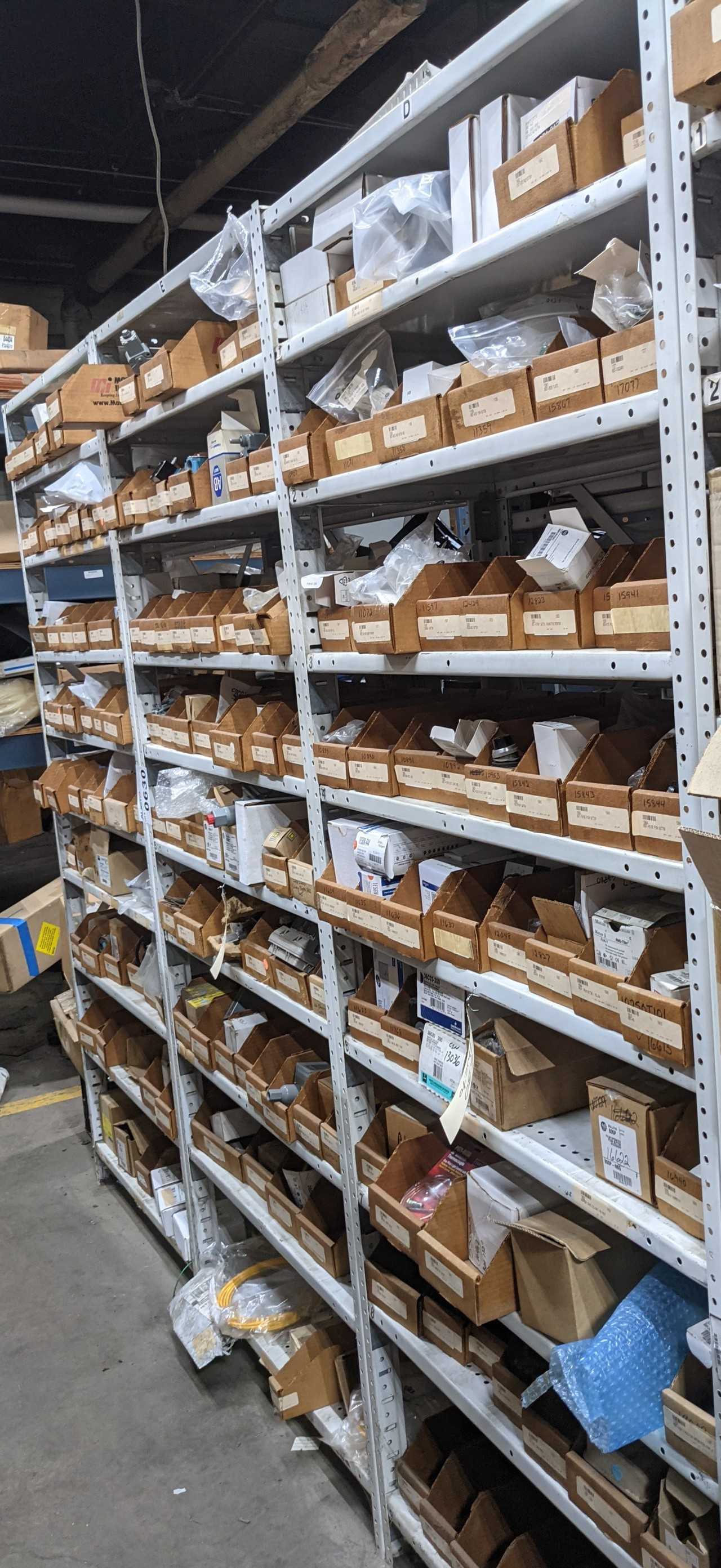 CONTENTS OF 3 SHELVES MRO , ELECTRICAL SWITCHES, PUSH BUTTONS - MISCELLANEOUS