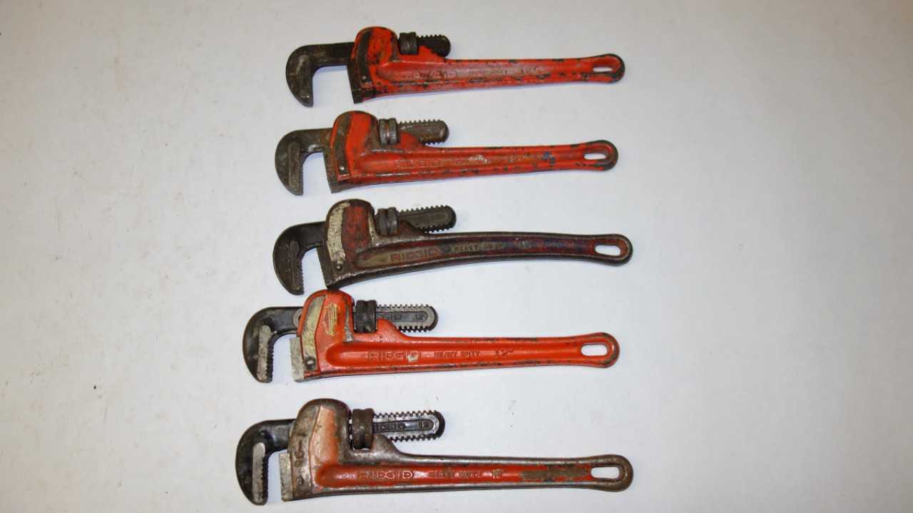 LOT OF 5 RIDGID 12 IN ADJUSTABLE PIPE WRENCHES - HAND TOOLS