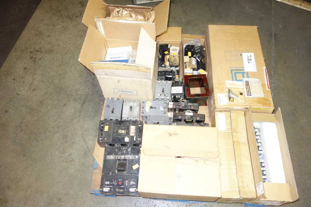 1 PALLET OF ASSORTED MOLDED CASE CIRCUIT BREAKERS, BREAKER PARTS AND ACCESSORIES - CIRCUIT BREAKERS