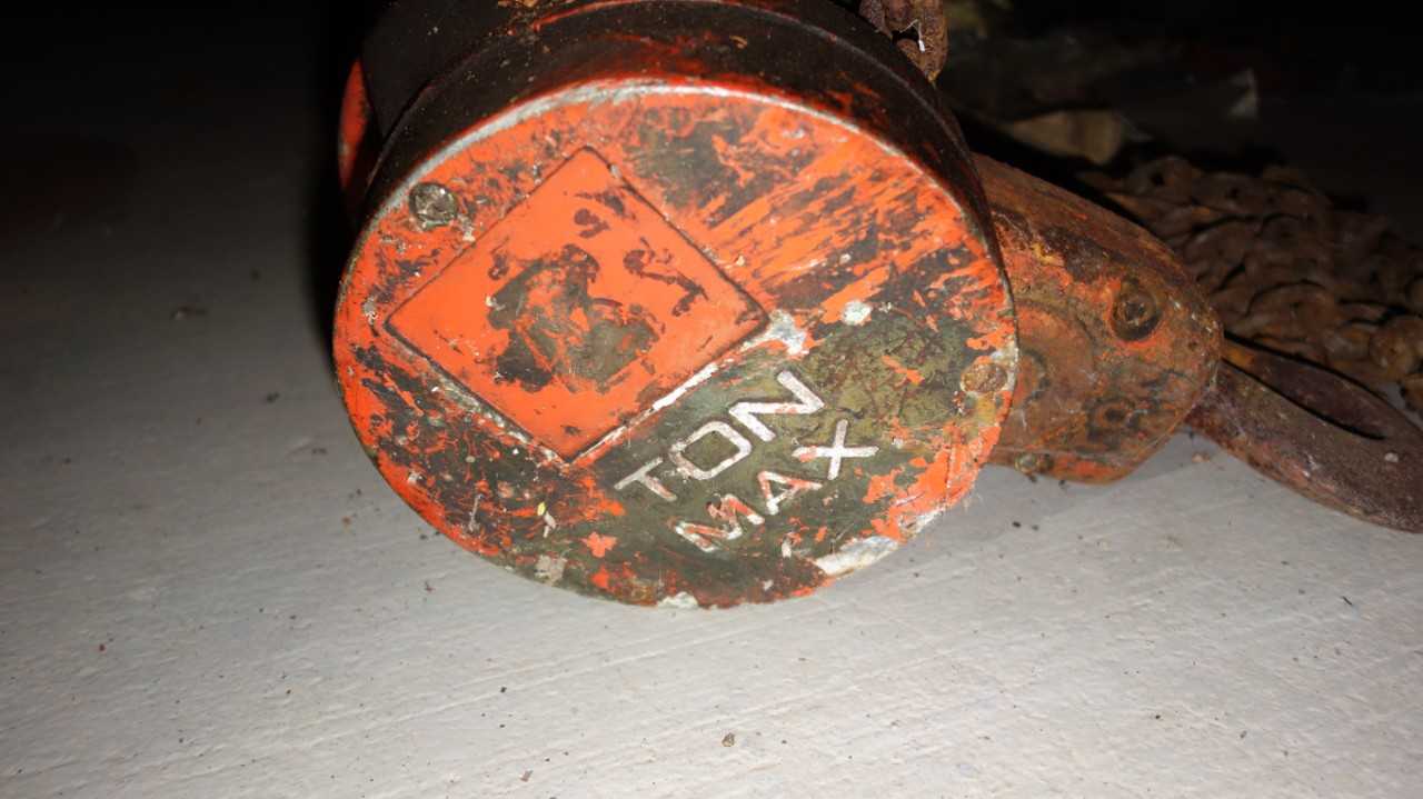 COLUMBUS MCKINNON CM 3 TON MANUAL HOIST - LIFTING EQUIPMENT