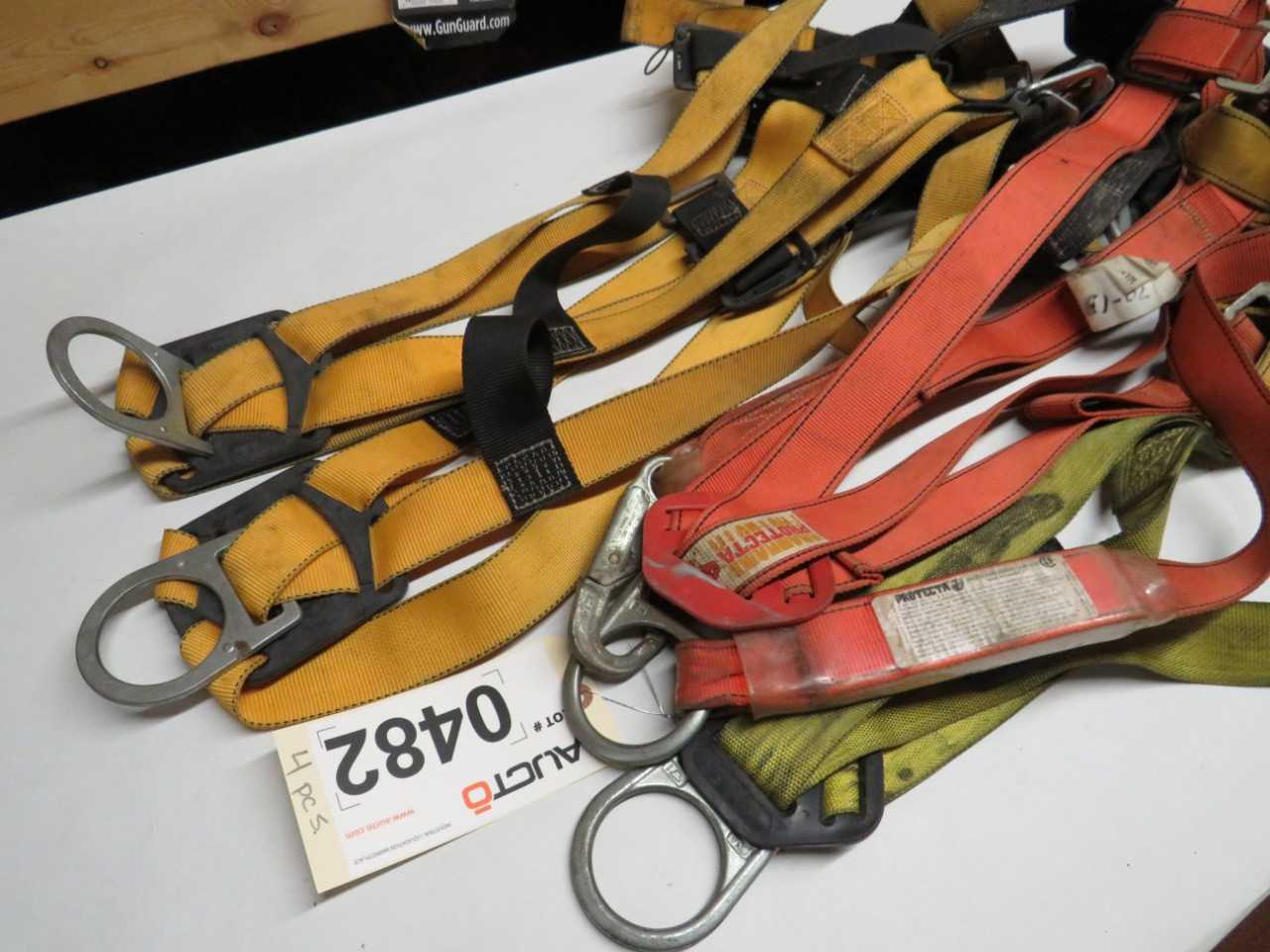 LOT OF 4 ASSORTED PROTECTA & MILLER DURAFLEX, 650-4UYKC, AE542CPW26 SAFETY HARNESSES - SAFETY EQUIPMENT