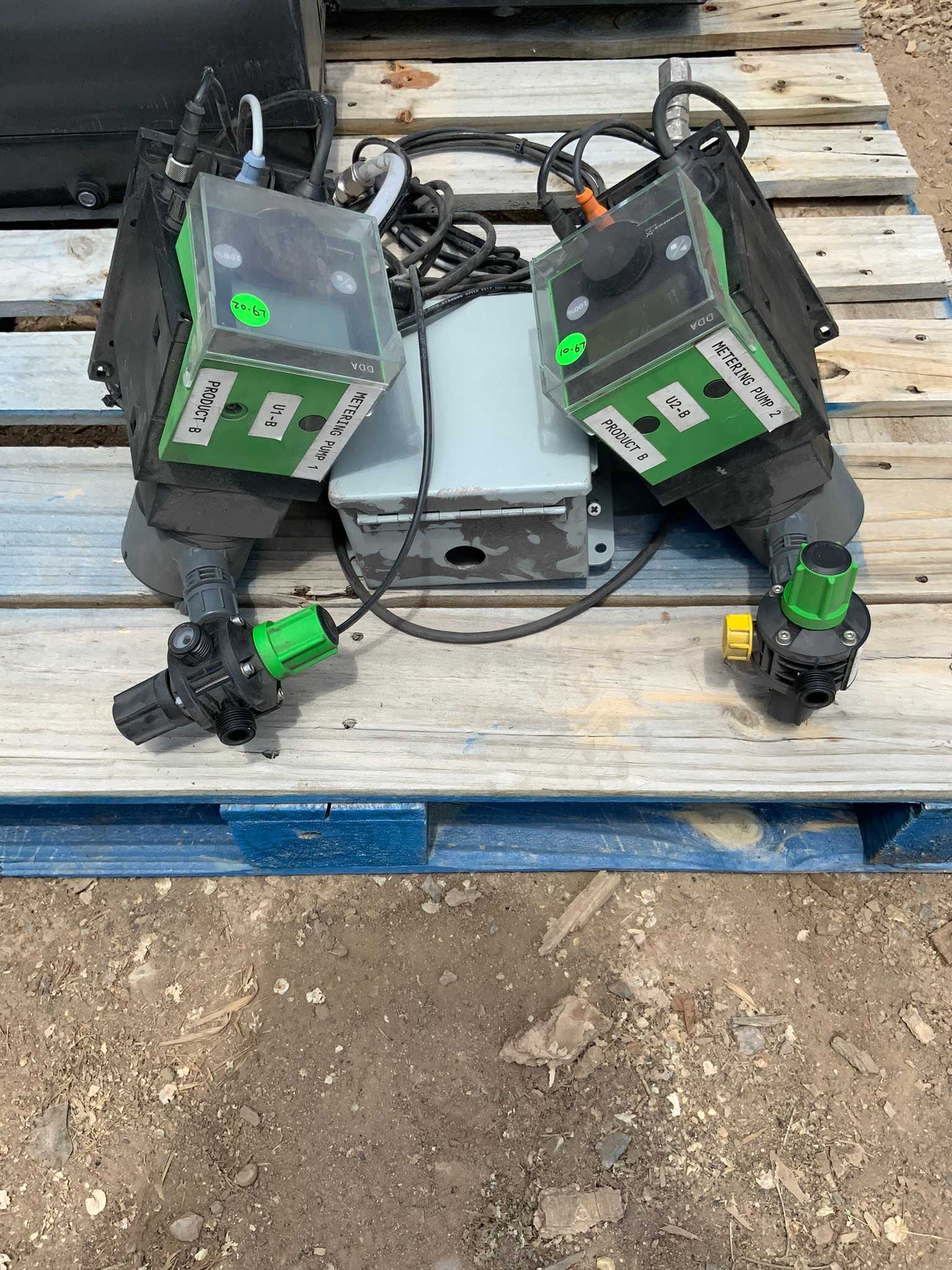 QTY 2 Grundfos A97722570100000011P11135 Metering Pumps - METERING PUMP