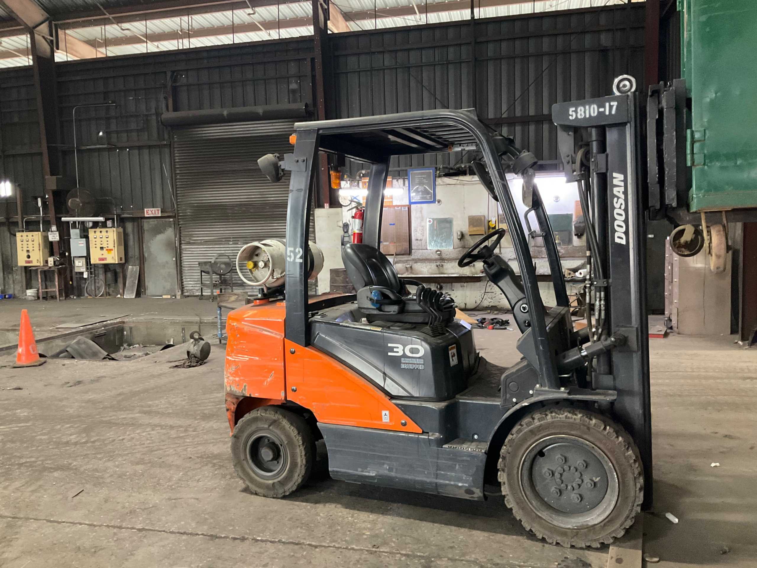 DOOSAN G30N-7 SIT-DOWN FORKLIFT