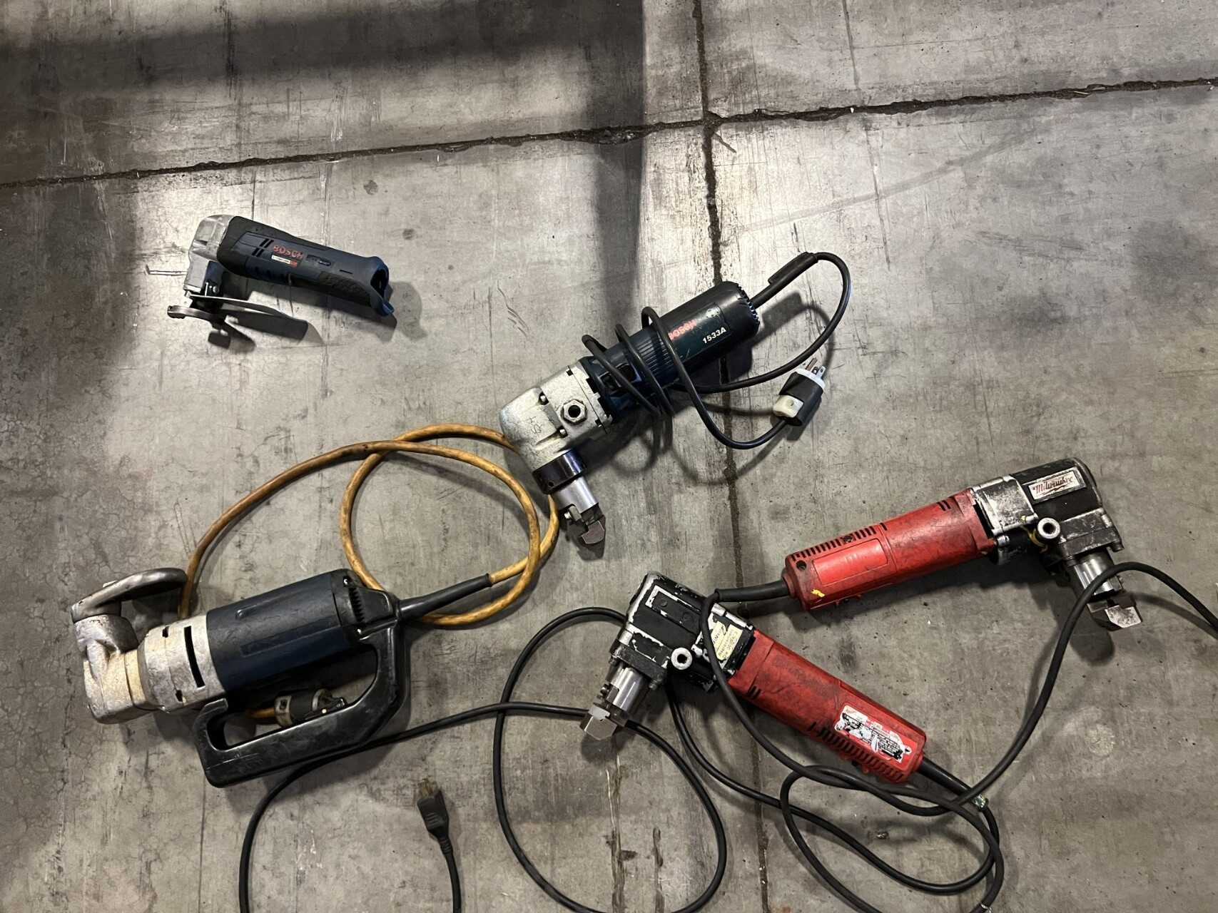 Lot of Milwaukee and Bosch Power tools - ELECTRIC POWER TOOLS Lot of Milwaukee and Bosch Power tools - ELECTRIC POWER TOOLS