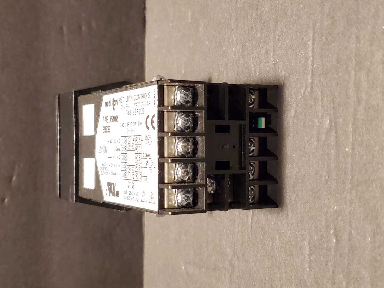 Red lion temperature controller T48 - AUTOMATION & CONTROLS