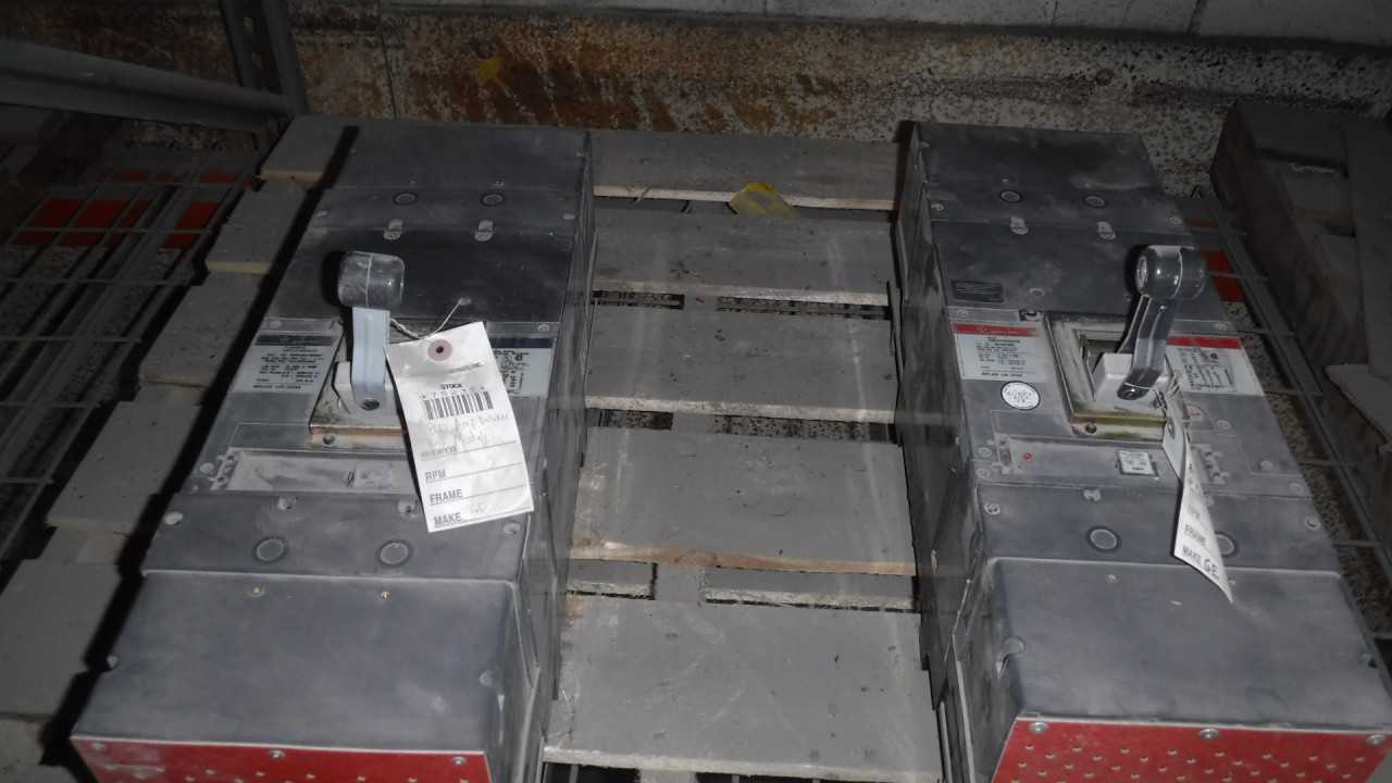 Lot of Two 800 Amp GE Circuit Breakers - CIRCUIT BREAKERS