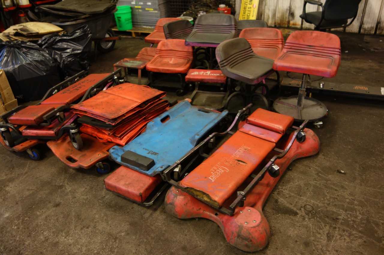 LOT OF ASSORTED MECHANIC MAINTENANCE REPAIR CHAIRS - ELECTRIC POWER TOOLS