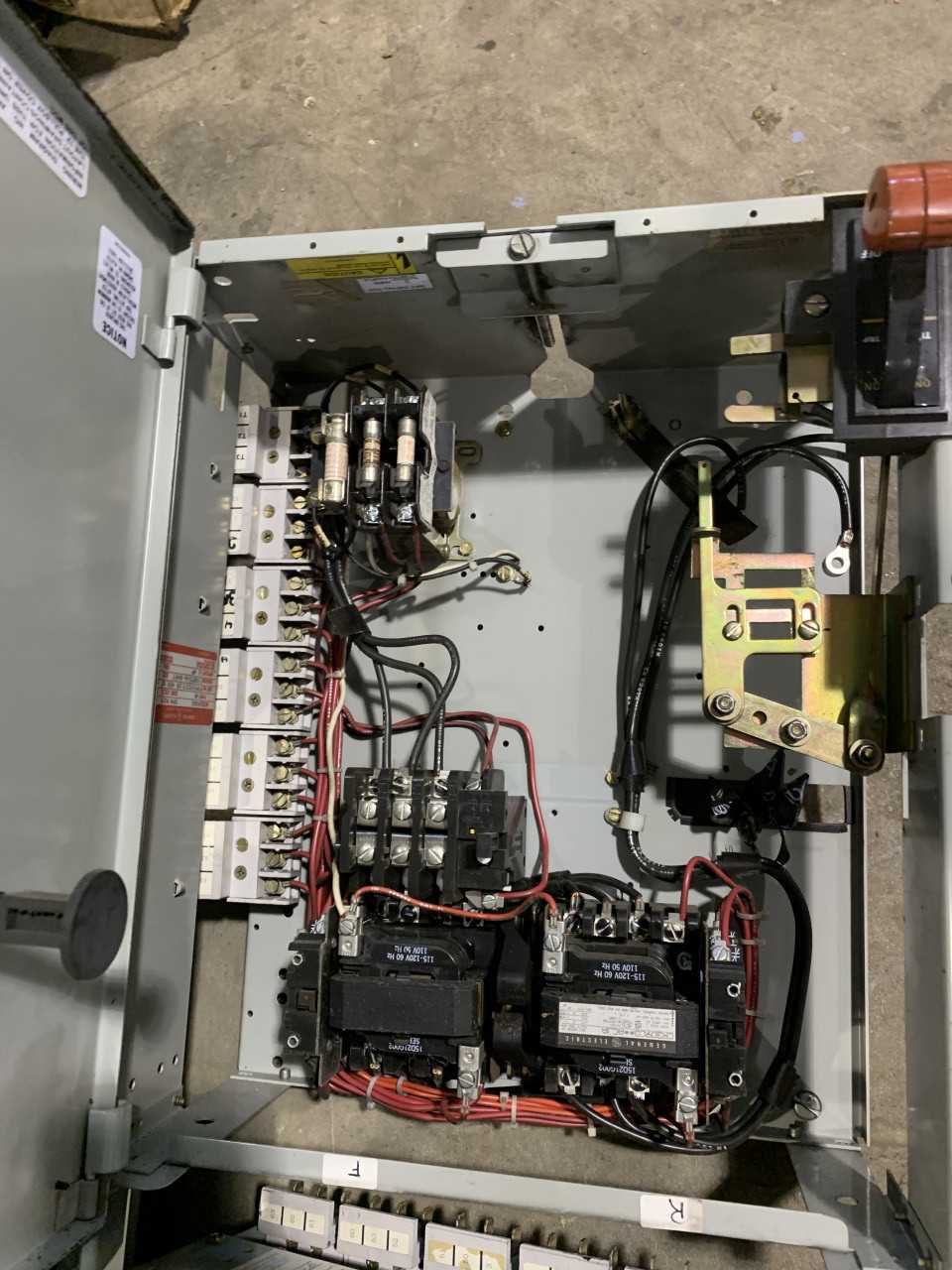 LOT OF GENERAL ELECTRIC MCC BUCKETS WITH BREAKERS AND STARTERS - MOTOR CONTROL CENTERS