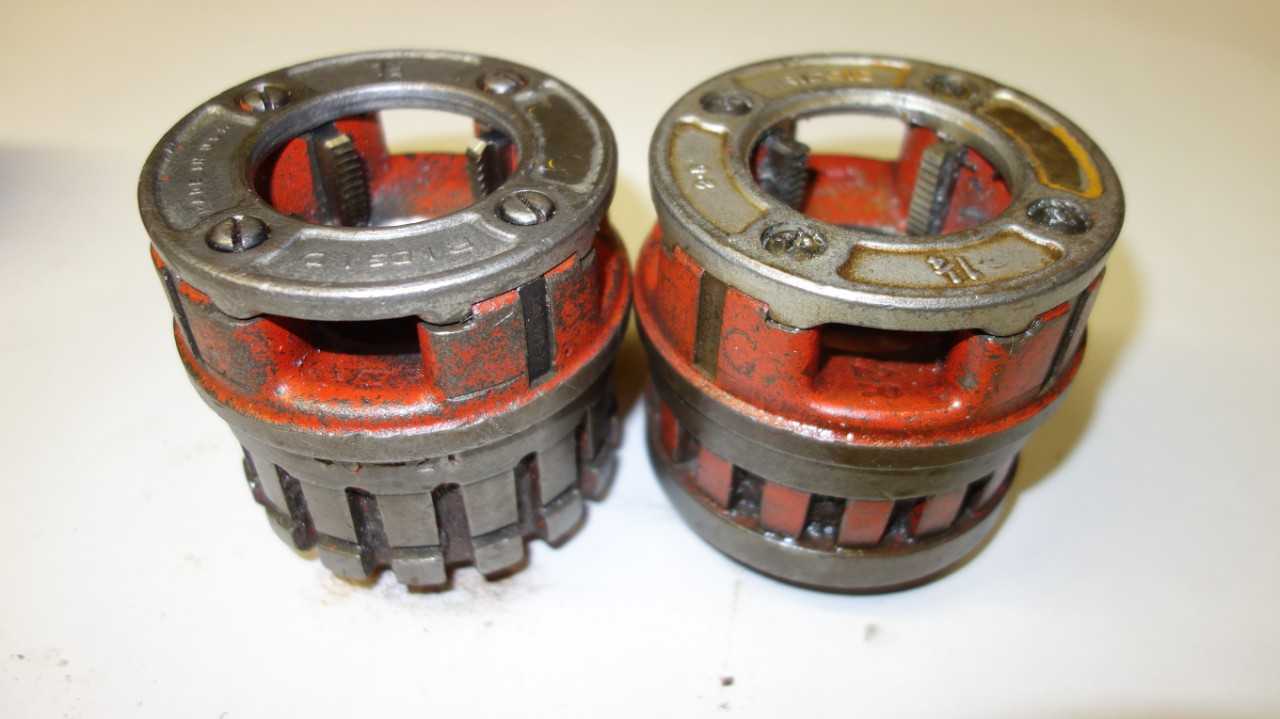 LOT OF 2 RIDGID 1-1/4 IN DIE HEADS - ELECTRIC POWER TOOLS