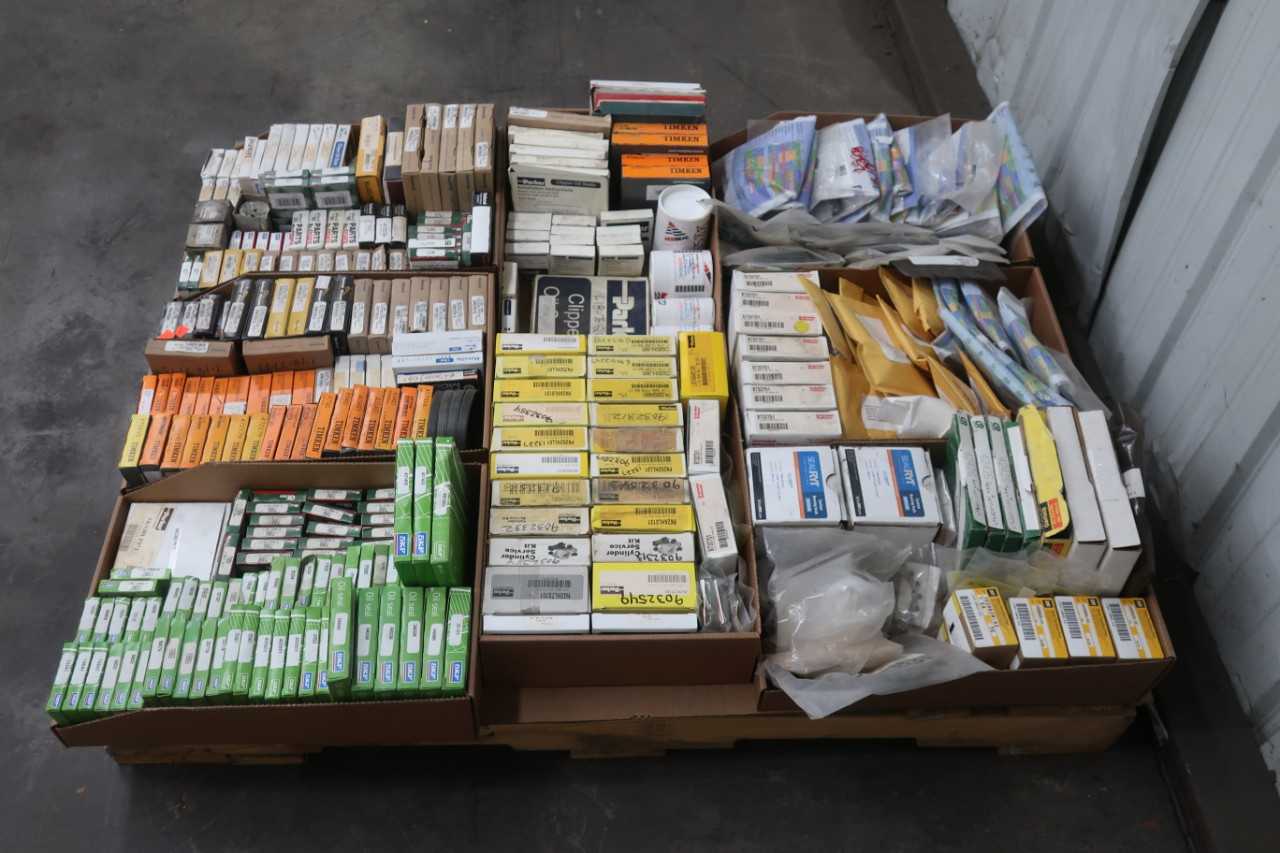 PALLET OF ASSORTED OIL SEALS AND SEAL KITS - OIL SEAL