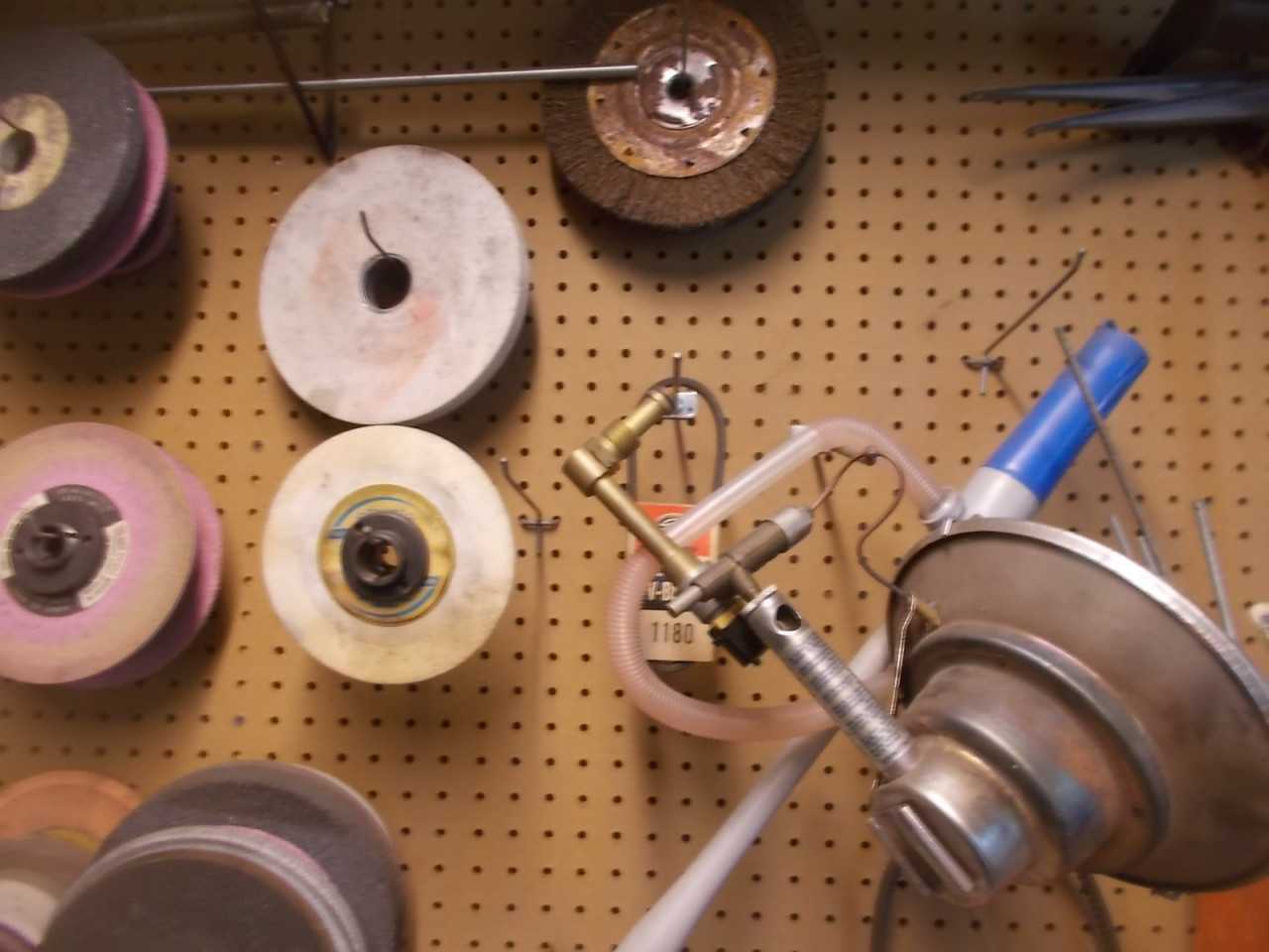 Contents of Wall Grinding Wheels & misc. - GRINDING WHEELS