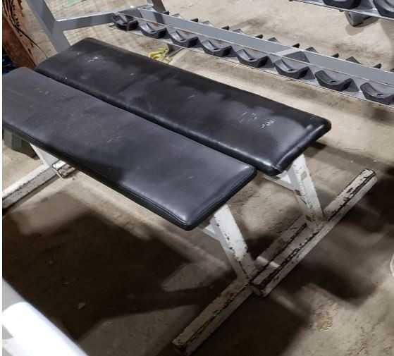 Fitness Equipment - Bench - Quantity of 2 - VALVES