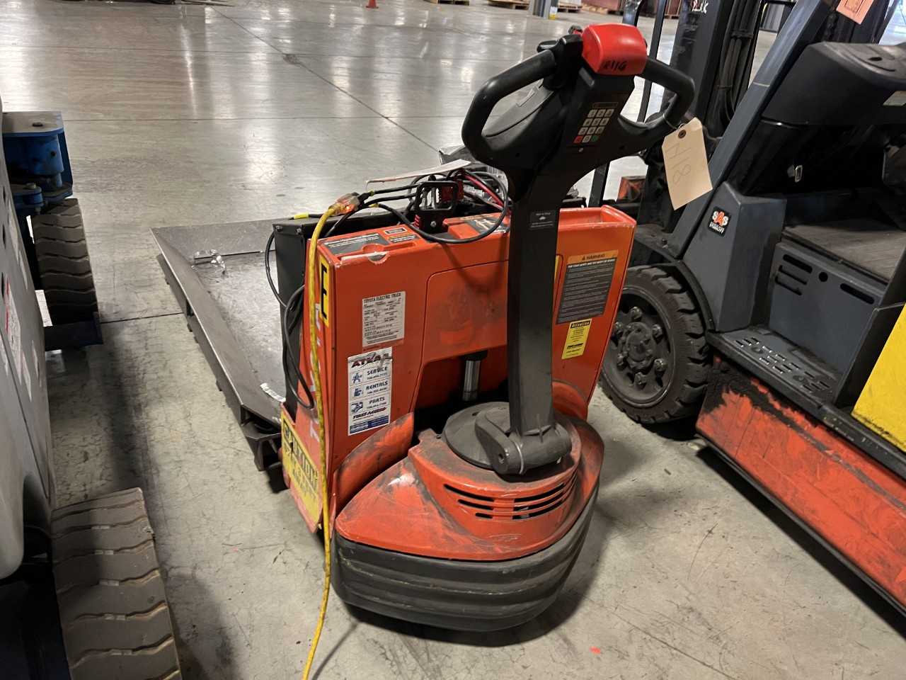 Toyota Electric Truck. Model 7HBW23 - ELECTRIC PALLET JACKS