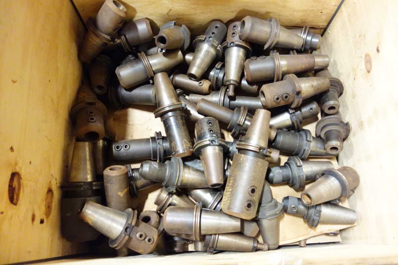 CRATE OF ASSORTED CAT 50 TOOL HOLDERS WITH ATTACHMENTS - MACHINING ACCESSORIES & TOOLING