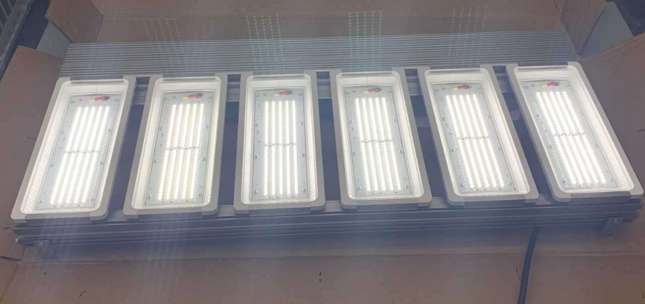 New - Lot of 2 - Eaton Crouse-Hinds IHB48L/UNV1 448W Industrial LED High Bay Lighting Fixture - LIGHTING