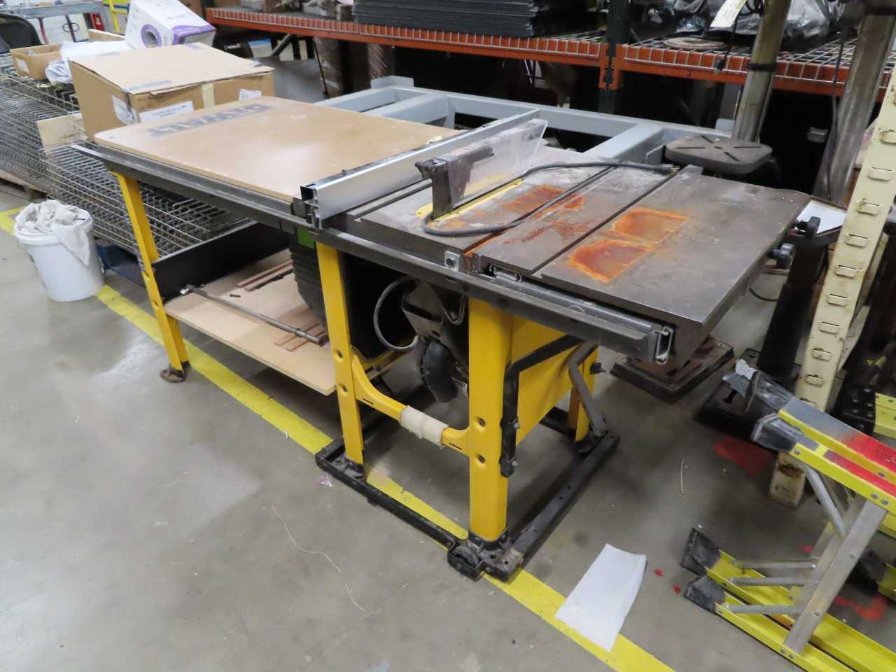 Dewalt Contractor Table Saw - ELECTRIC POWER TOOLS