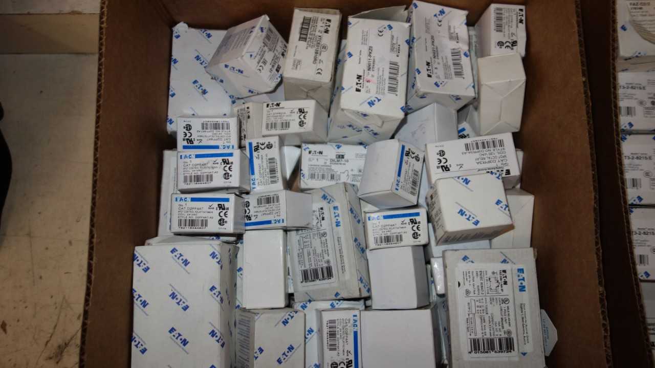 1 BOX OF EATON / CUTLER HAMMER ELECTRICAL - ELECTRICAL COMPONENTS