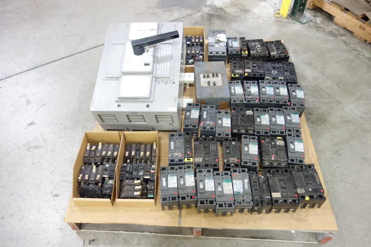 1 PALLET OF CIRCUIT BREAKERS - CIRCUIT BREAKERS