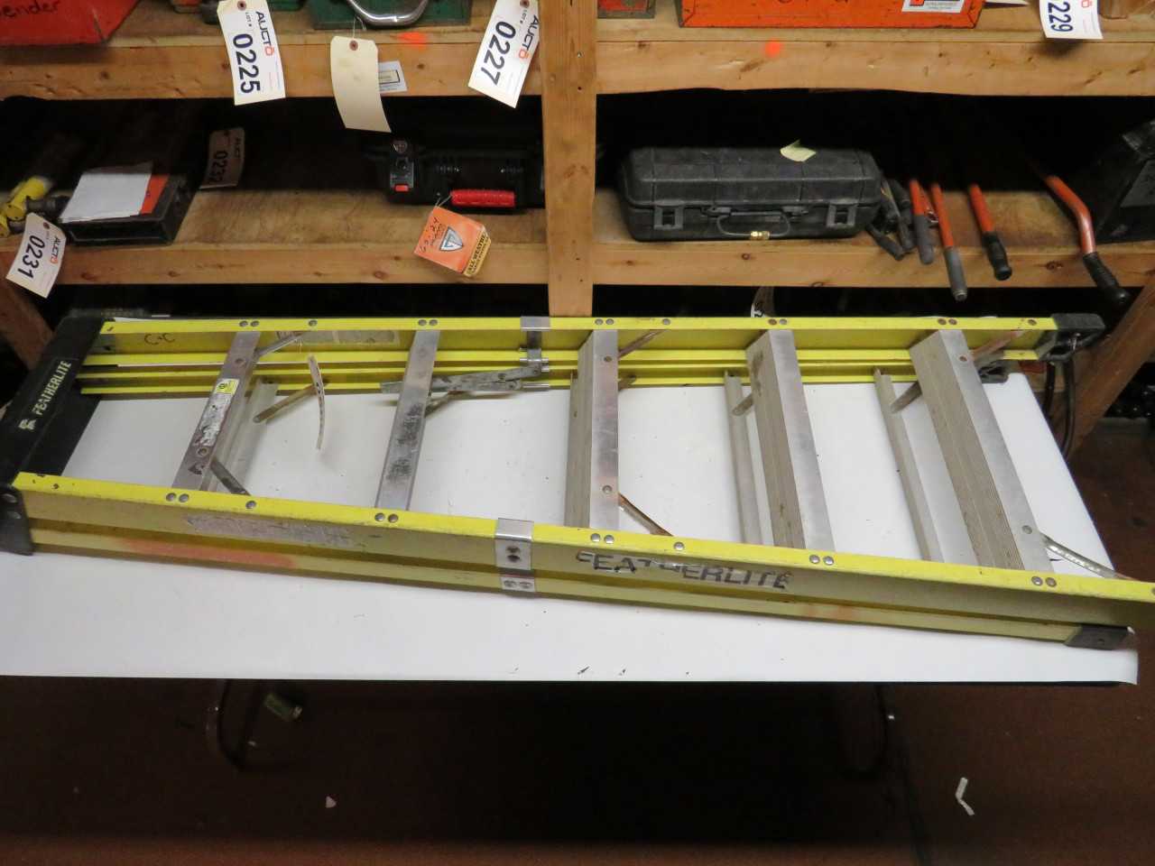 FEATHERLITE 6' YELLOW LADDER - ELECTRIC POWER TOOLS