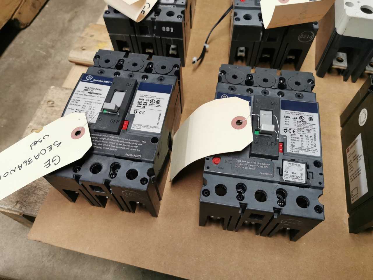 Lot of 3-Pole industrial circuit breakers - INDUSTRIAL PARTS